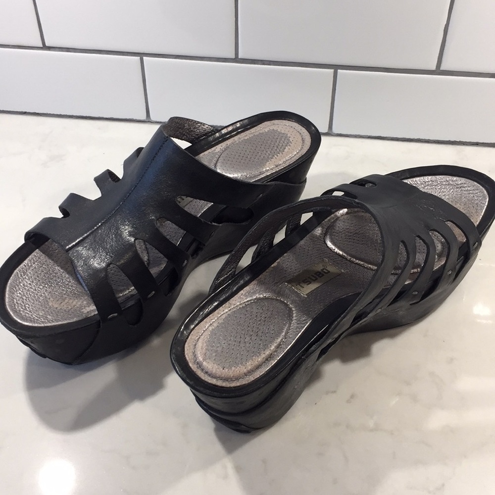 Platform sandals